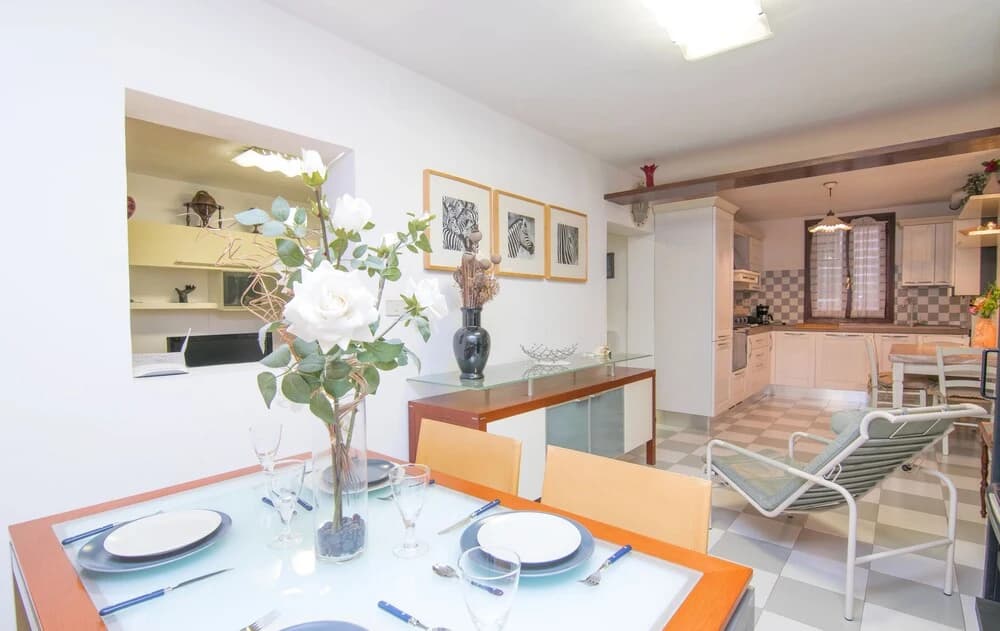 Rialto Glamour House - main photo