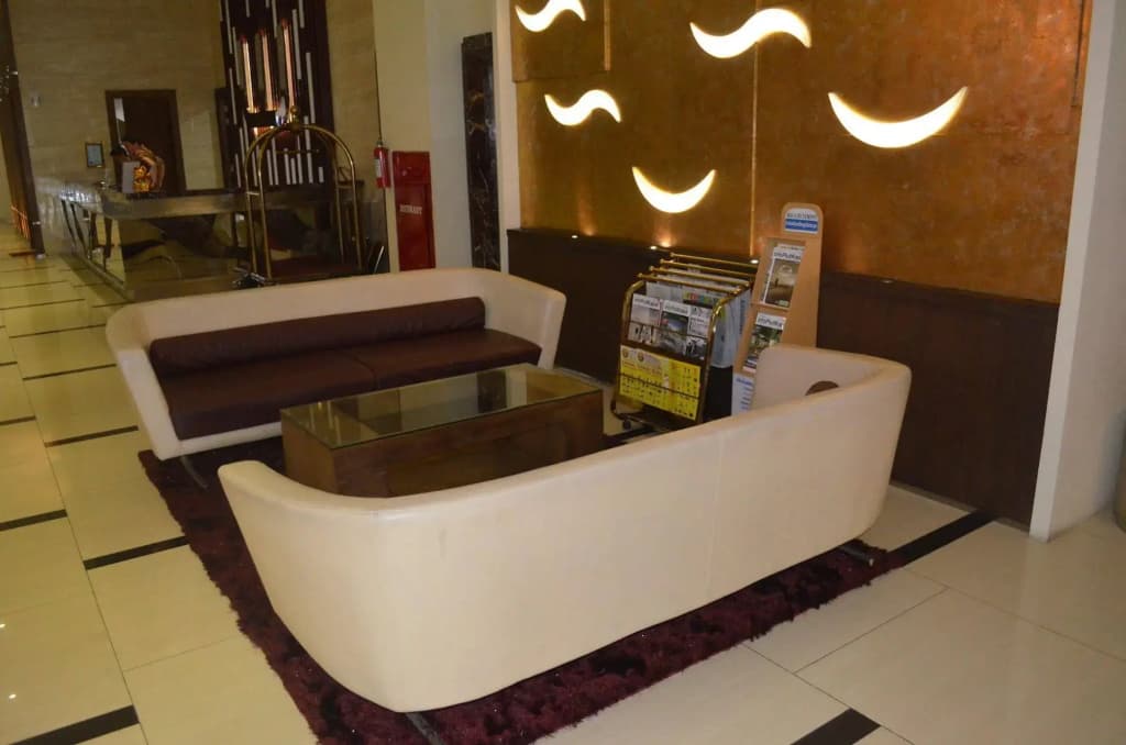 World Hotel - photo 10