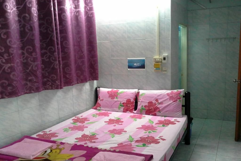 New Central Guesthouse - photo 5