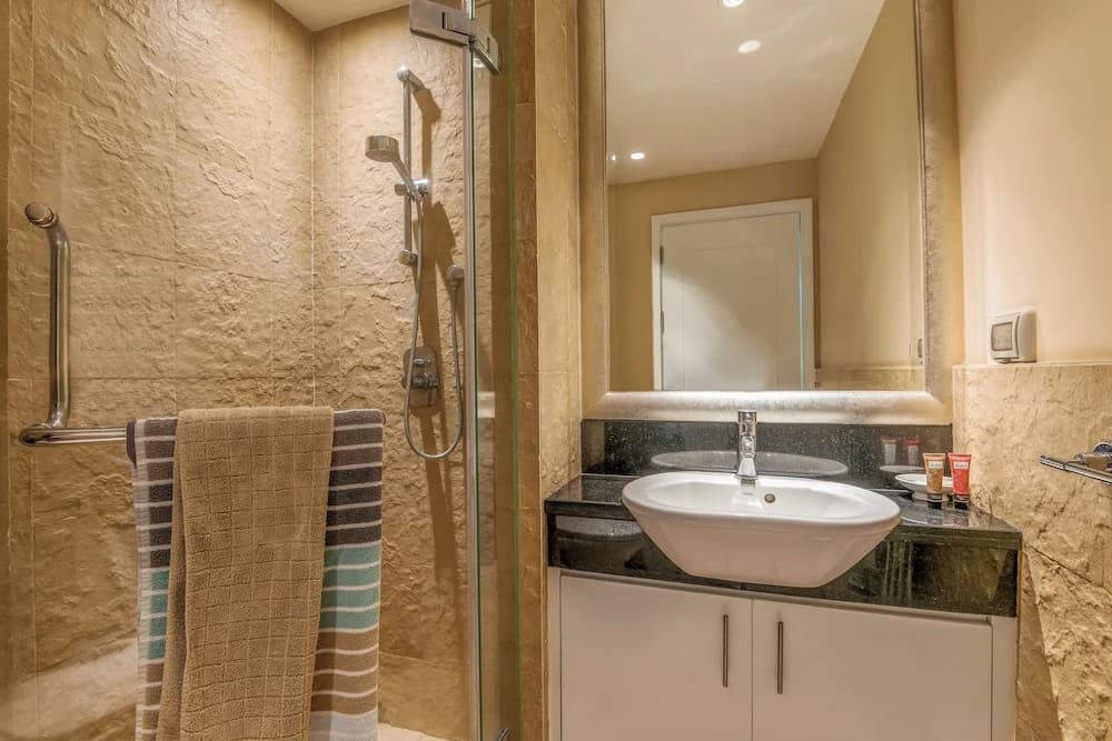 Serviced 2 Bed Superior Skyvillas - Check in From 15h to 22h Only - photo 1