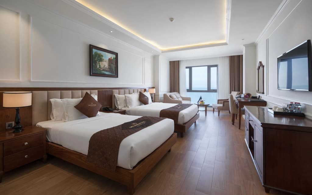 Monarque Hotel - photo 6