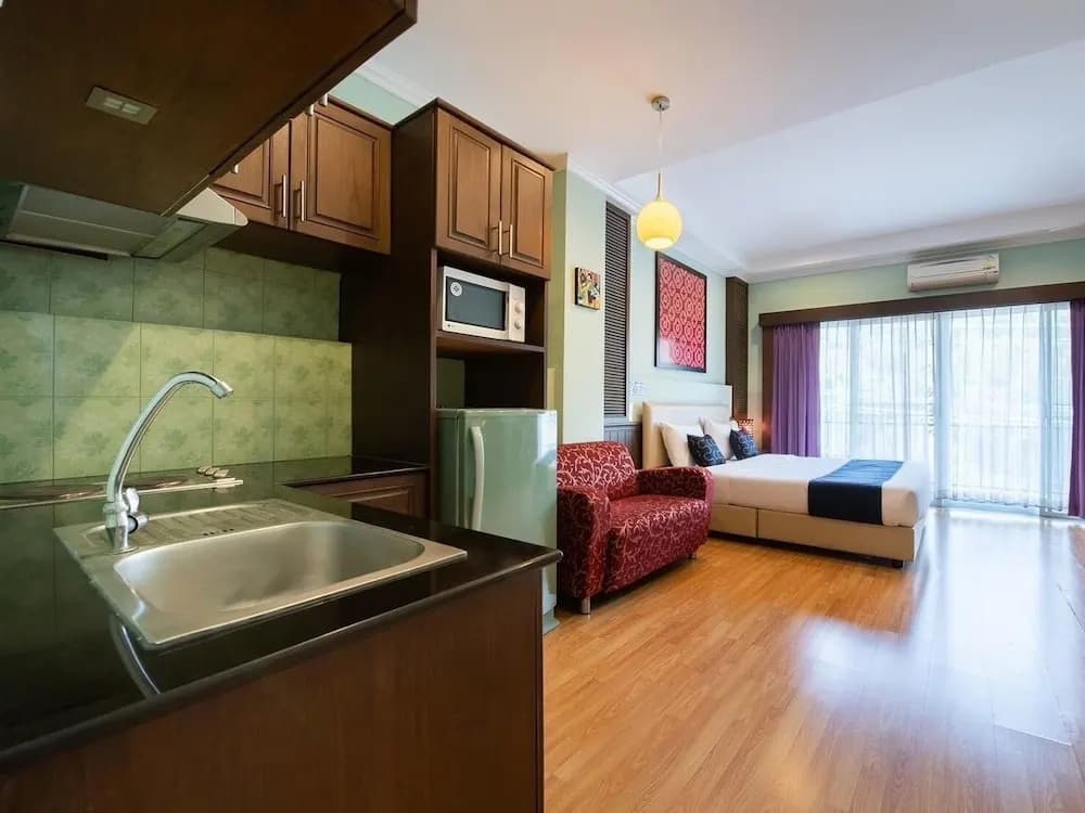 Blooming Hill Boutique Suites - photo 6
