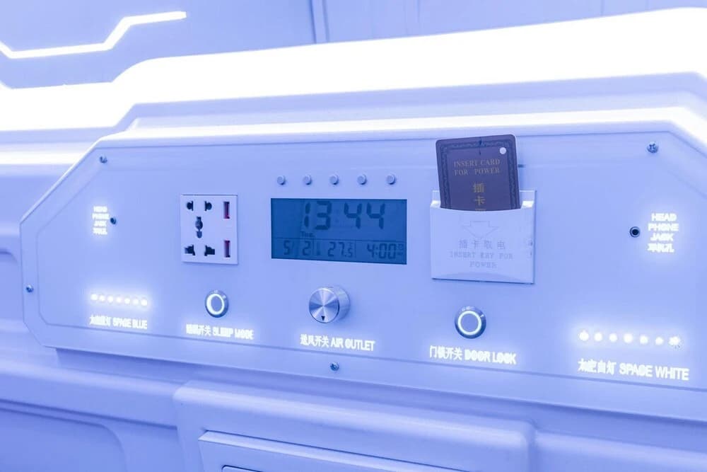 My Capsule Hotel by RedDoorz - photo 15