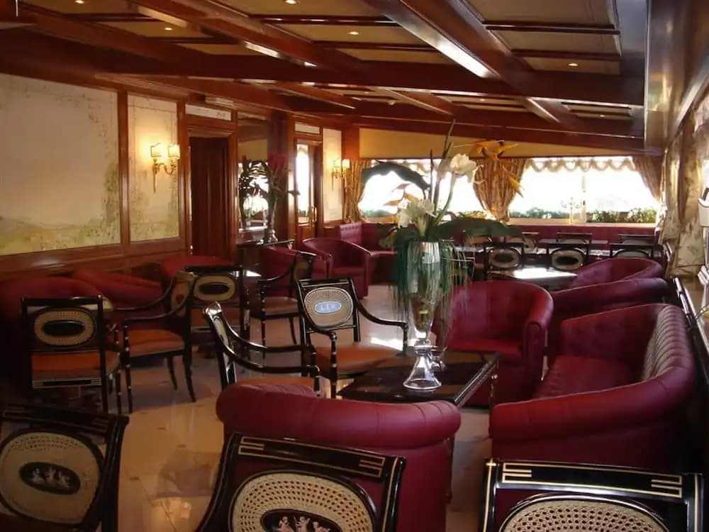 Champagne Palace Hotel - photo 22