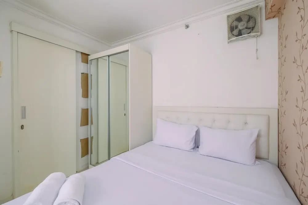 Modern And Tidy 2Br Bassura City Apartment - photo 3