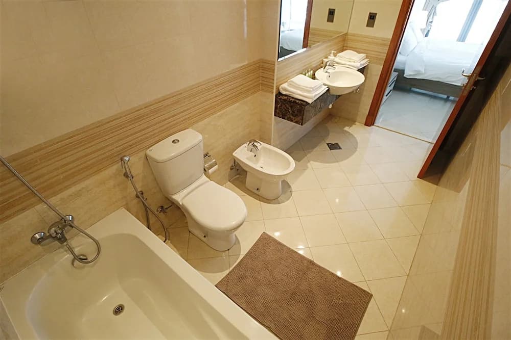 R&H Trident Grand Residences - photo 7