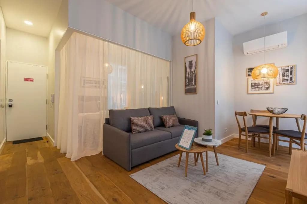 Upscale & Trendy flat in the Center - photo 2