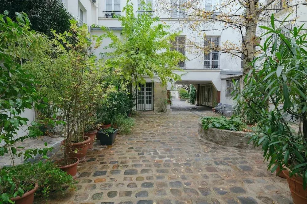Paris Marais Bouquet Residence - photo 15