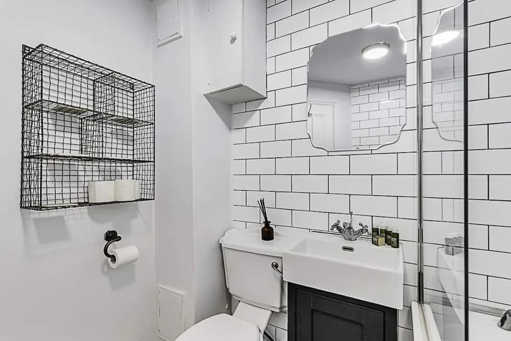 The Shepherd's Bush Hideaway - photo 18