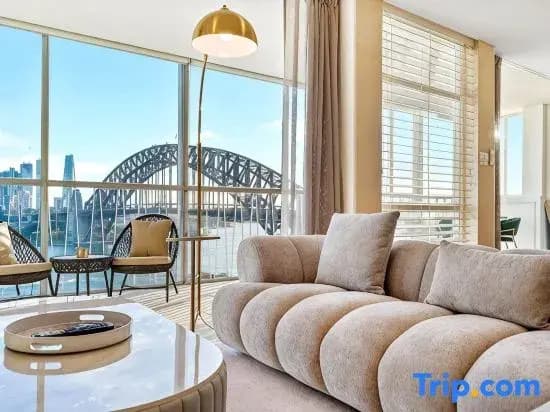 Sydney's Landmark Views from Luxury 2Bd Apt - photo 1