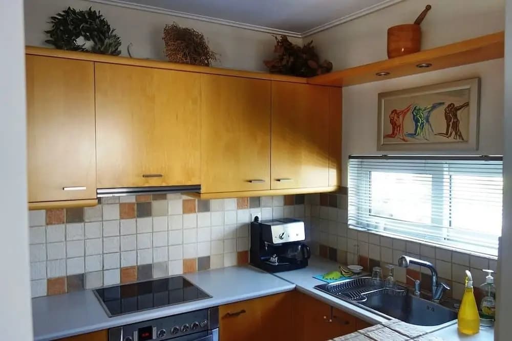 Beautiful 4flr 2bdr and Parking - photo 16