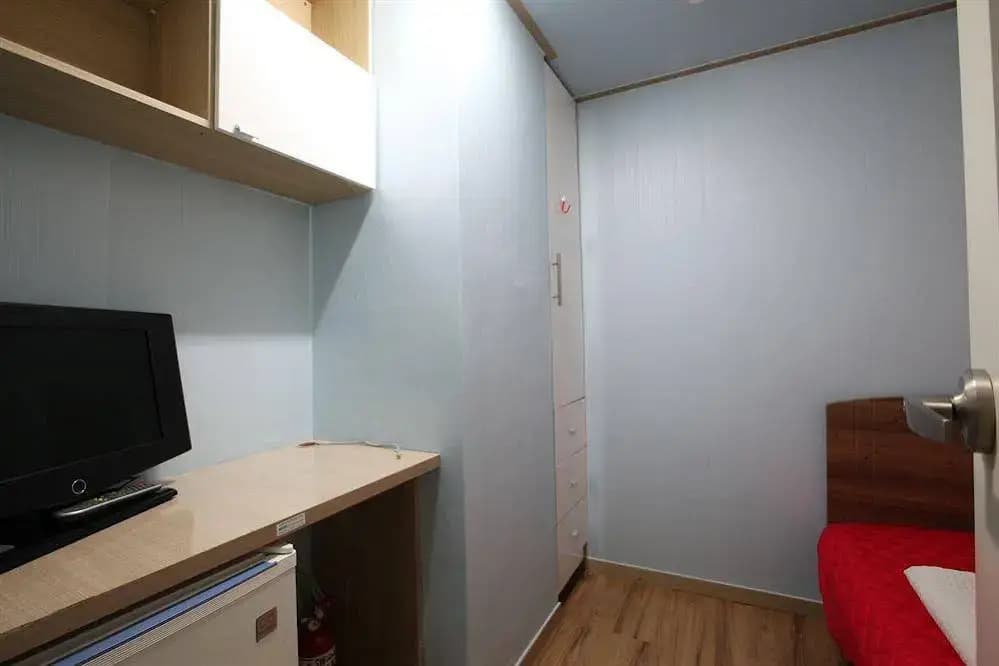 2 Residence - photo 4