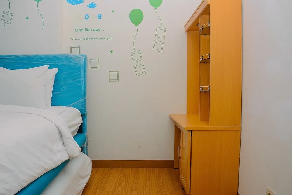 Comfort 1BR with Study Room Menteng Square Apartment - photo 4
