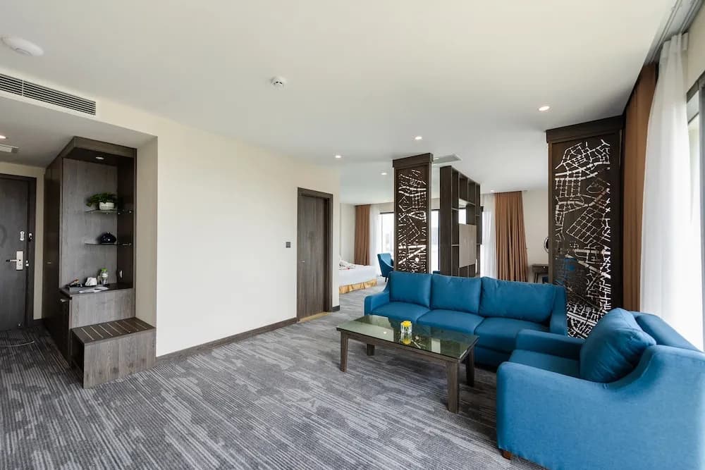 Muong Thanh Grand Bai Chay Hotel - photo 2