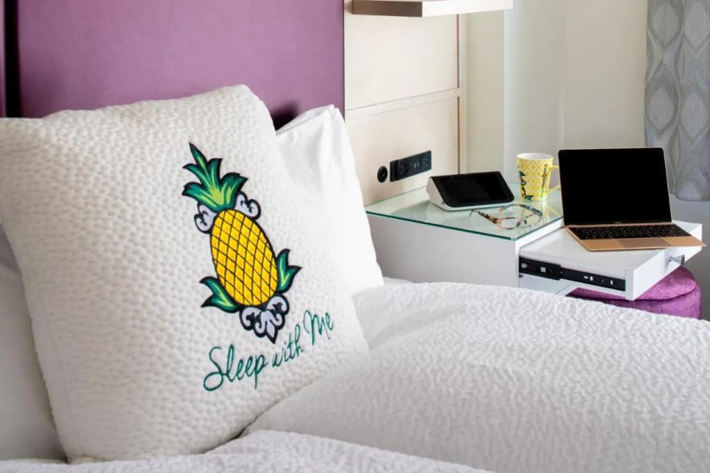 Staypineapple, An Artful Hotel, Midtown - photo 44