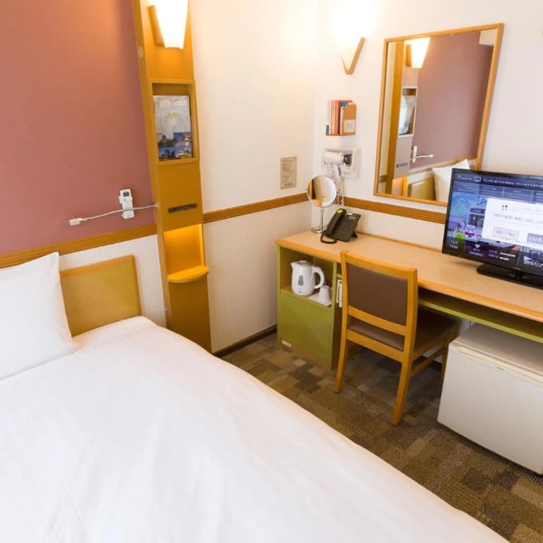 Toyoko Inn Tokyo Shinagawa Station Takanawa - photo 29