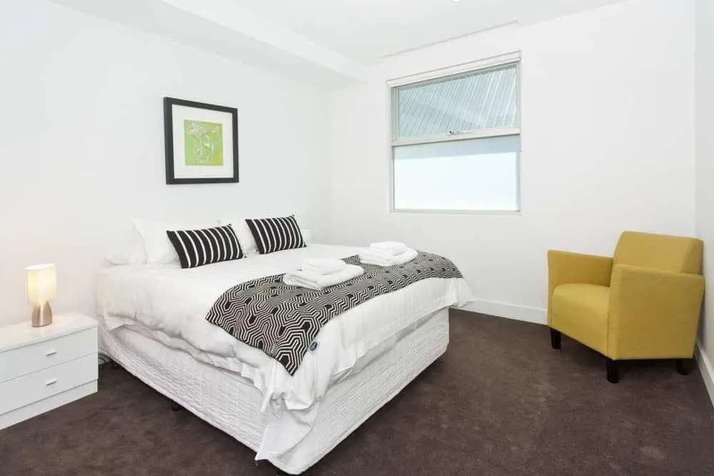 Apartment on Broadway - photo 2