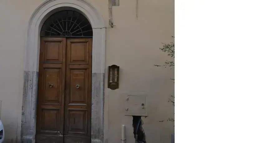 Luxury Art Apt With Terrace in Trastevere, Serviced by Hostmaker - photo 1