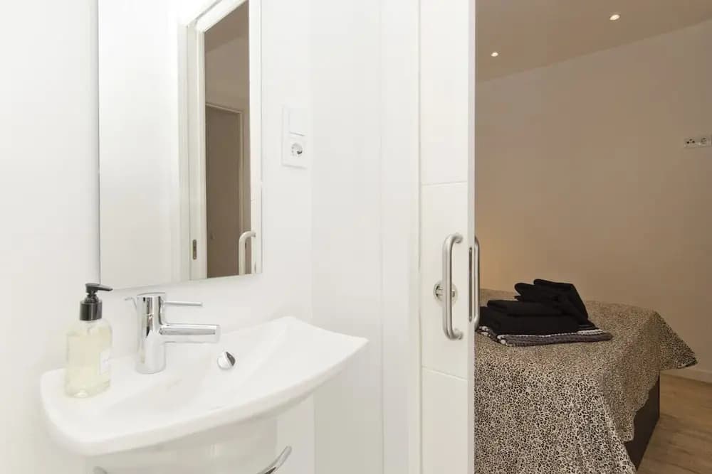 Centric & Cosy 1bed-1 bath flat in Park Retiro - photo 8