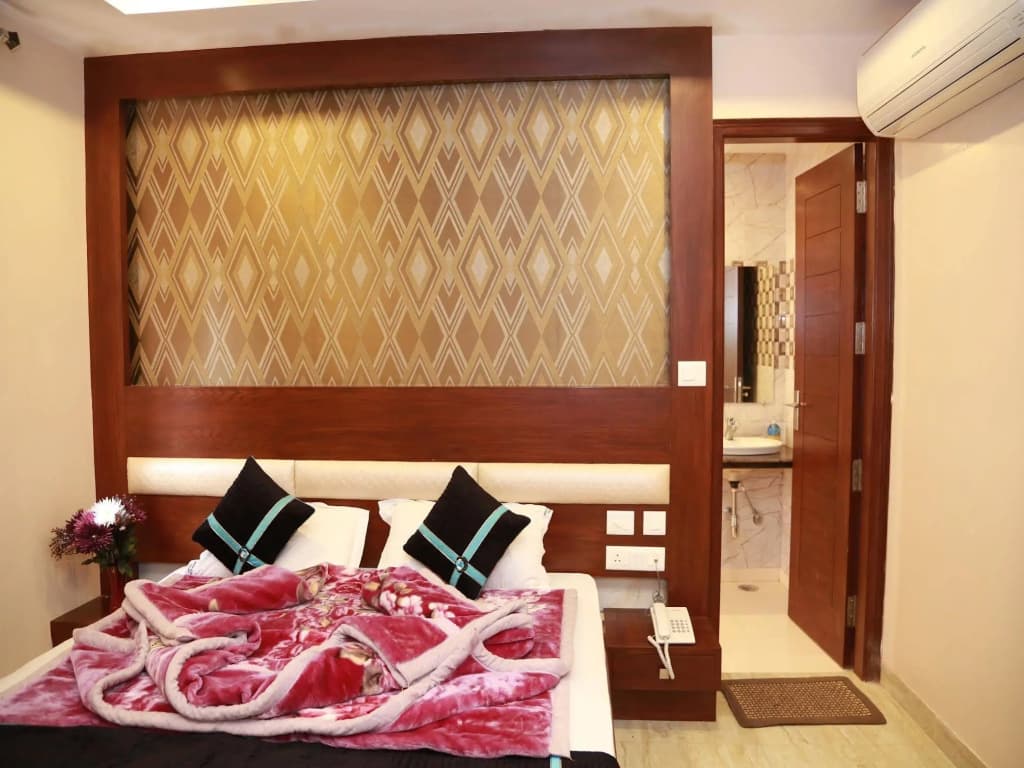 Hotel Geetasaar - photo 2