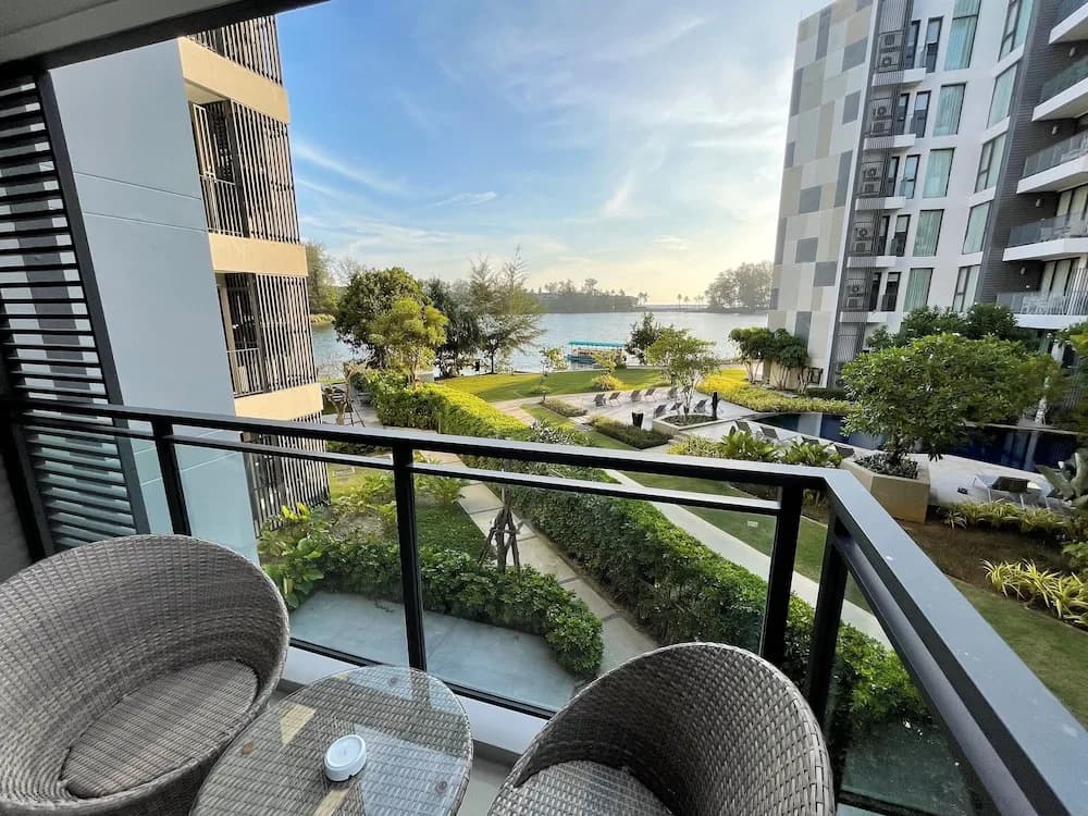 Modern apartment at Cassia by Lofty - photo 12