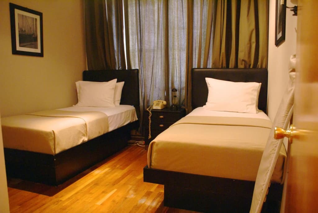Off Soho Suites Hotel - photo 3