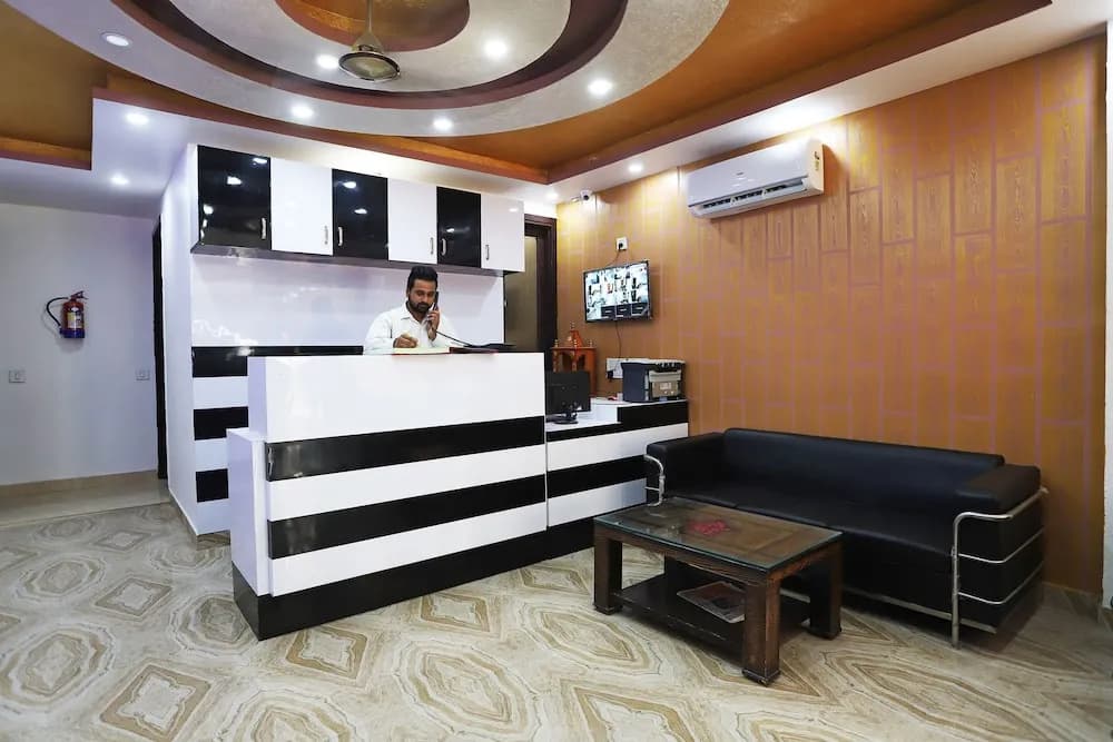 Oyo 42619 Diamond Key Residency - photo 1