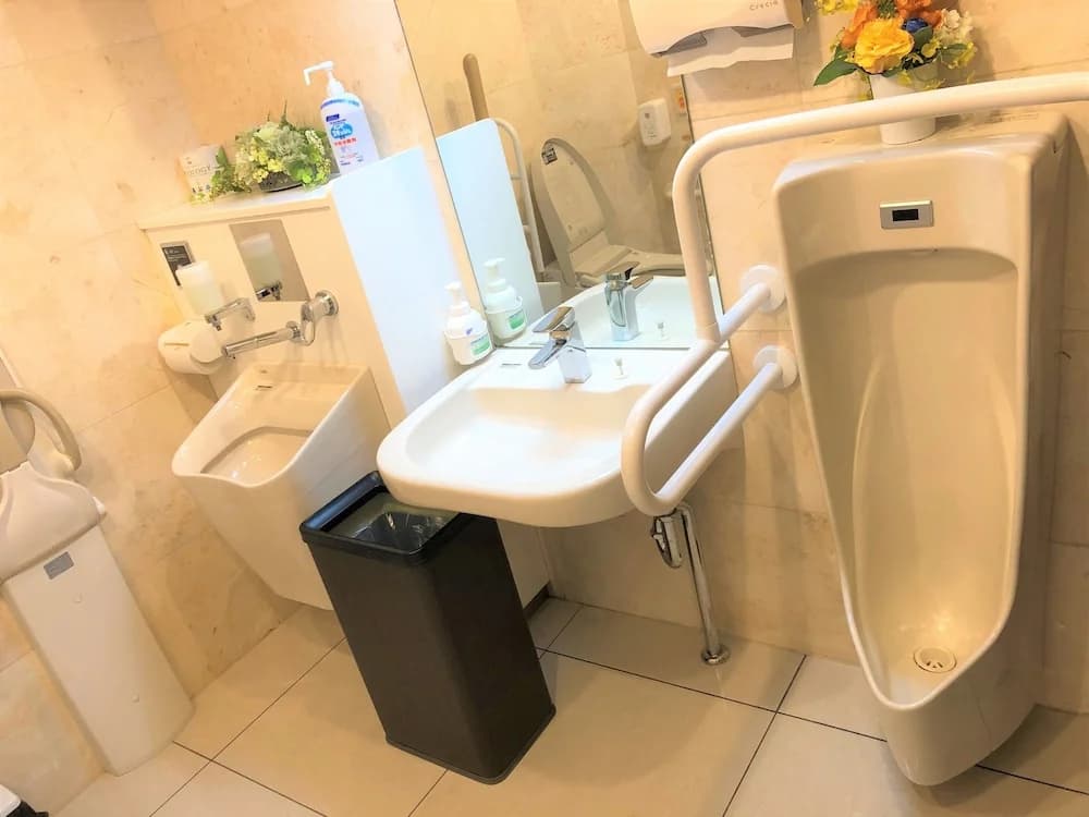 Toyoko Inn Shinjuku-Gyoemmae-Eki 3-Ban Deguchi - photo 7