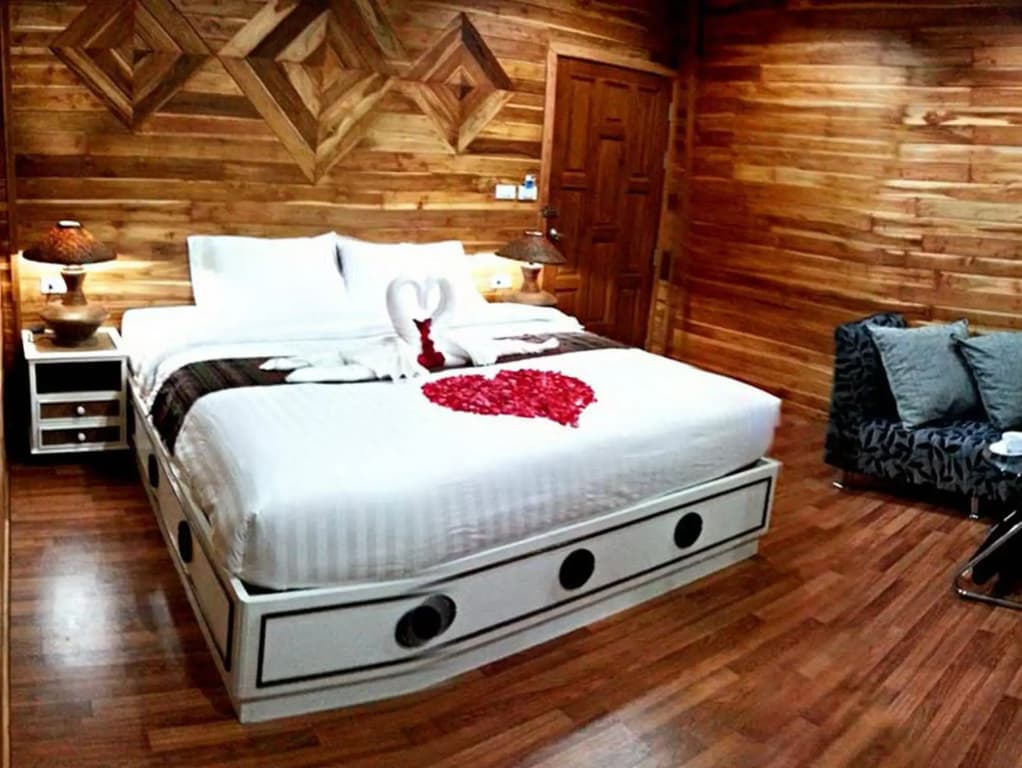 Phuvara Boutique - photo 4