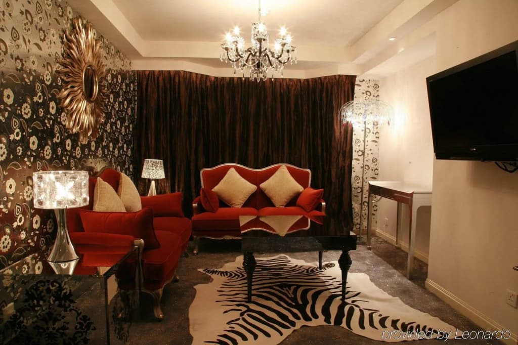 The Luxe Manor - photo 4