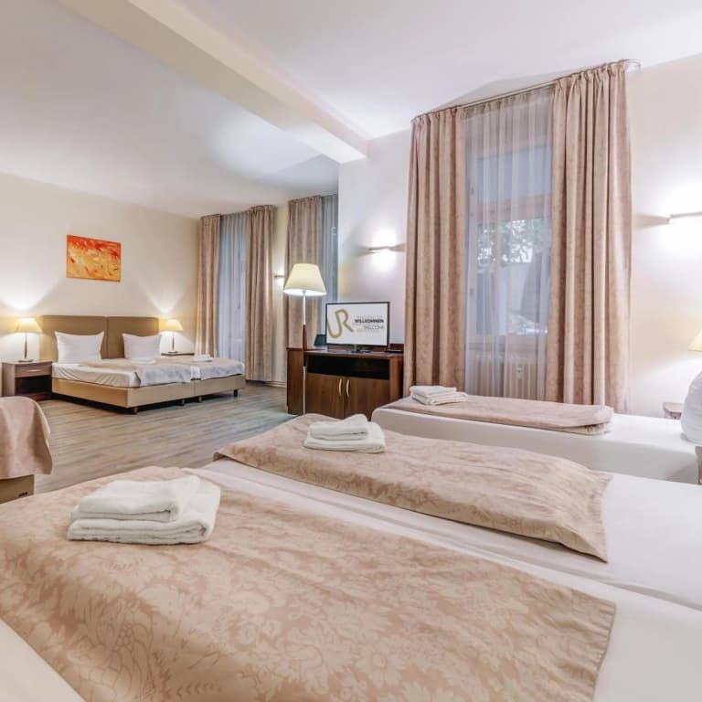 Upper Room Hotel Kurfurstendamm - photo 48
