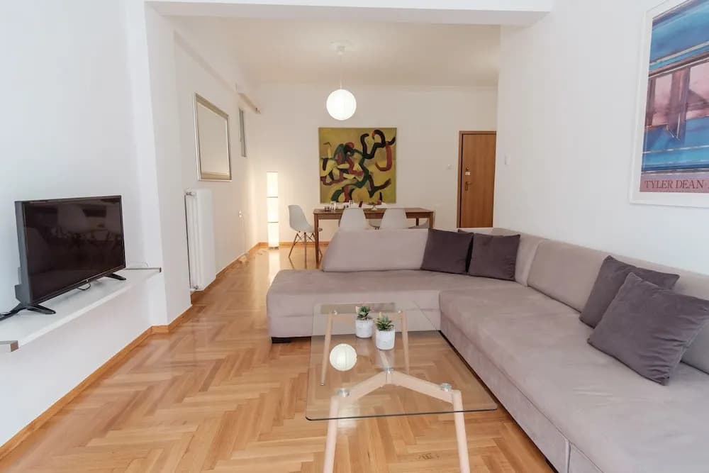 Comfortable 2BD apartment next to Megaro - photo 5