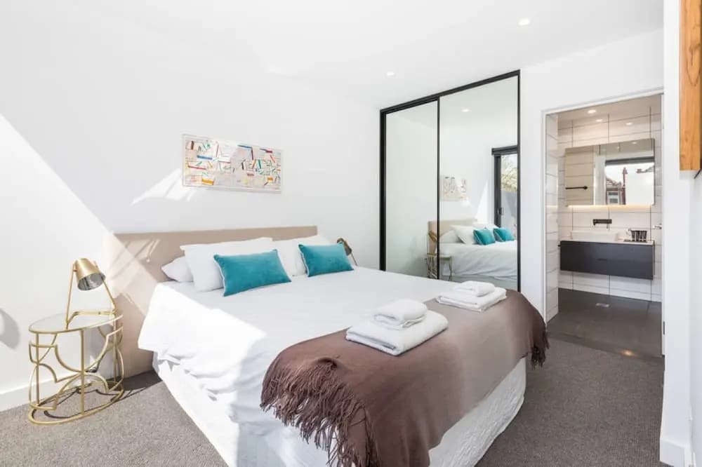 Executive 3 br Caulfield North - photo 2