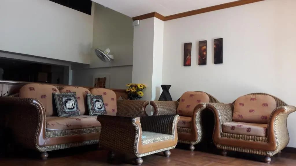 Jon Thaihouse - photo 3