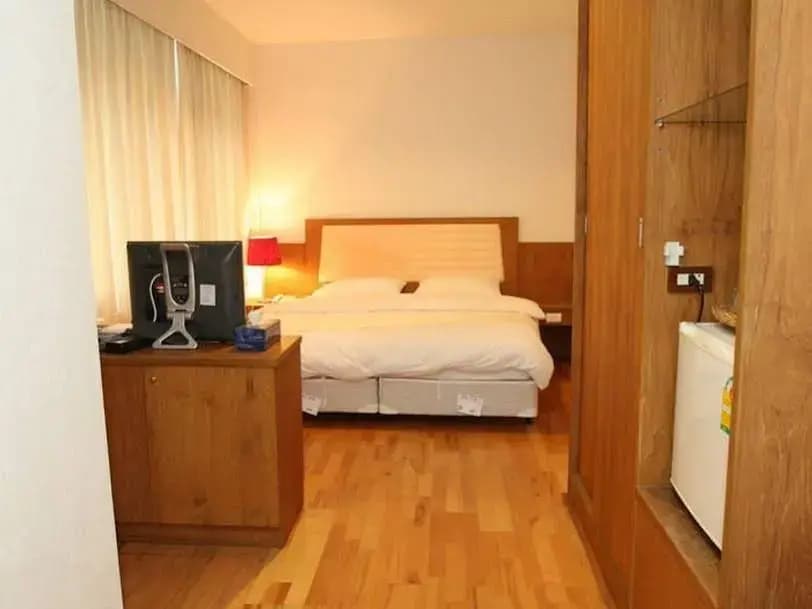 Sun City Hotel - photo 4