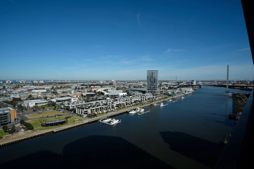 889 on Collins Waterfront Apartments - photo 17