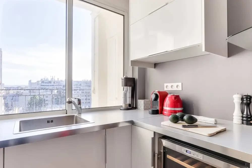 Eiffel Tower View Terrace Apartment - photo 10