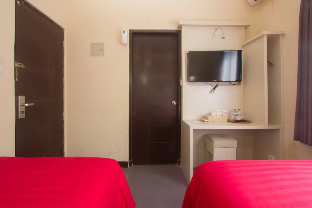 Maxi Hotel Kedonganan - photo 5