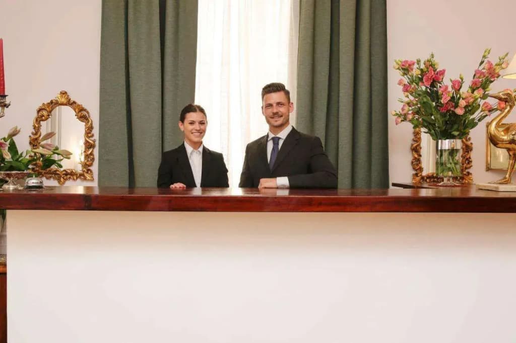 Angel Hotel - photo 11