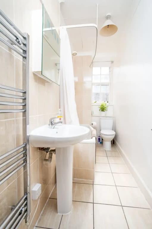 Lovely 2-bed Apartment in Old Town Edinburgh - photo 5