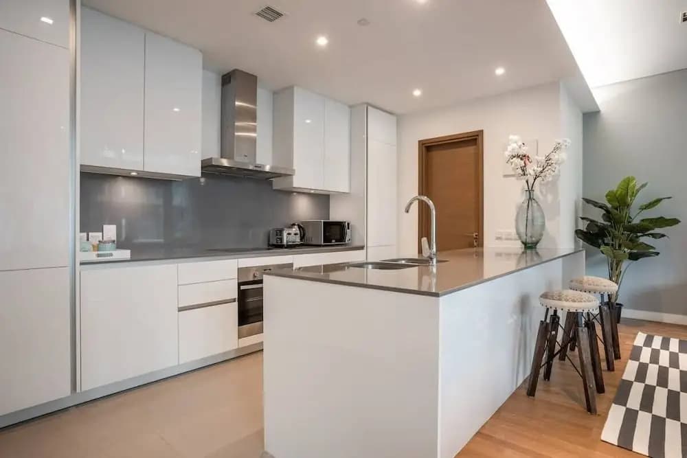 Luxurious, Vast & Airy Apartment in City Walk - photo 11