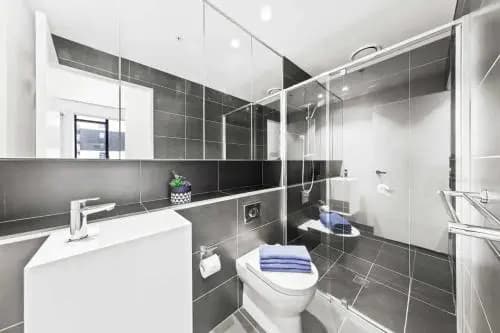 Large 2BR+Comfy+Parking Included - photo 6