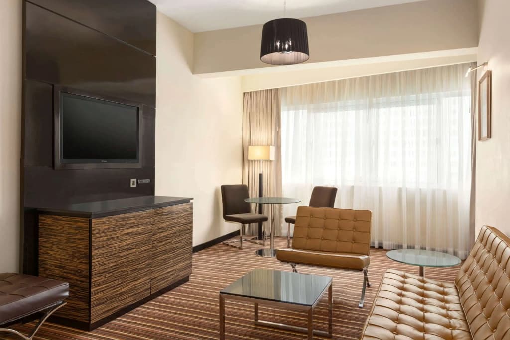 Ramada by Wyndham Colombo Hotel - photo 4
