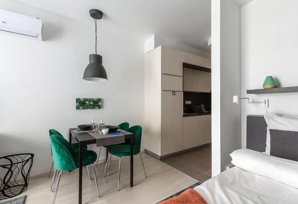 Unwind Your Mind at this Ultimate Pied-a-Terre - photo 1