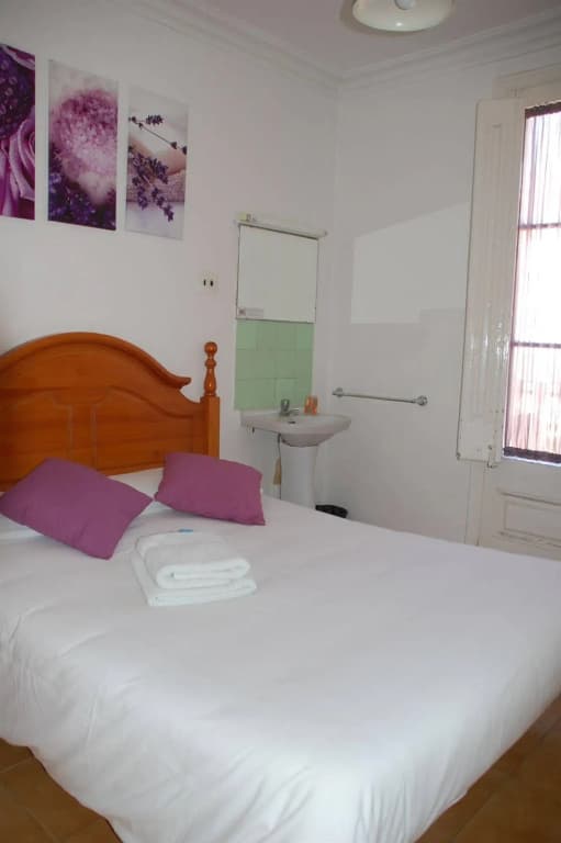 Hostal Hera - photo 8