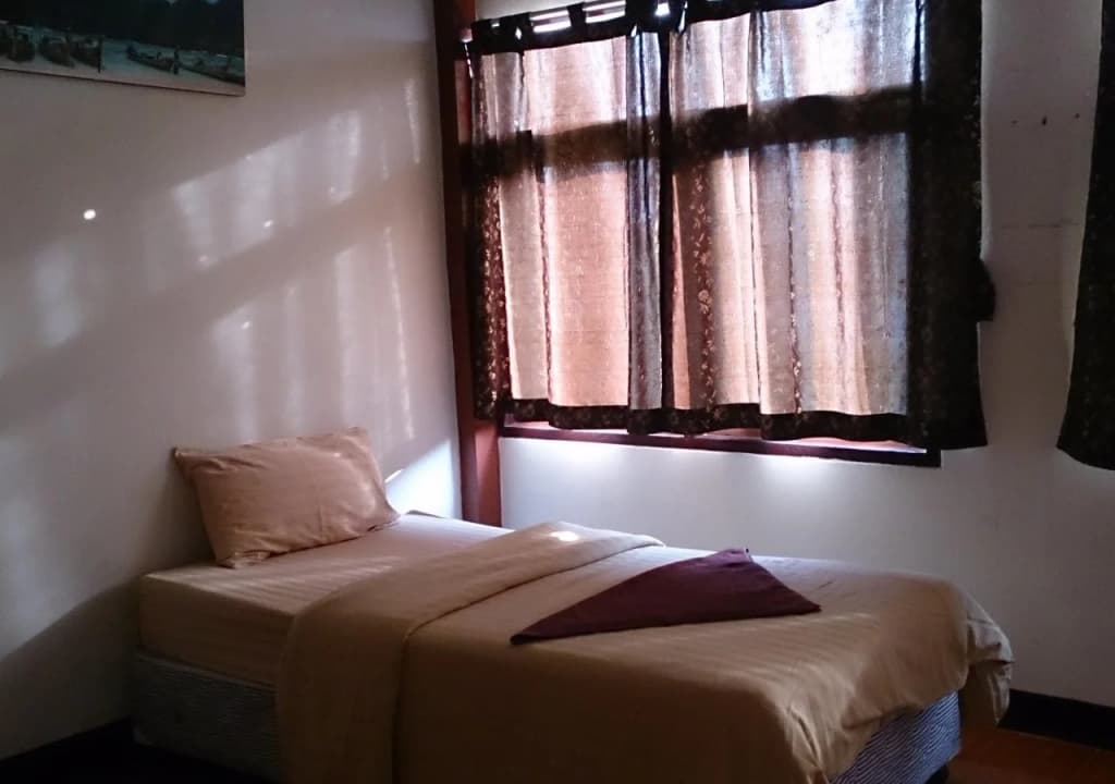 Queen Suriya's Hostel - photo 2