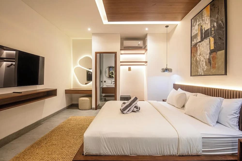 Exquisite 5BR Canggu Villa Steps From the Beach - photo 6