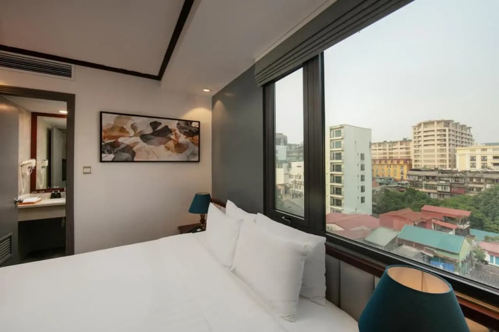 May De Ville Corner Hotel - photo 38