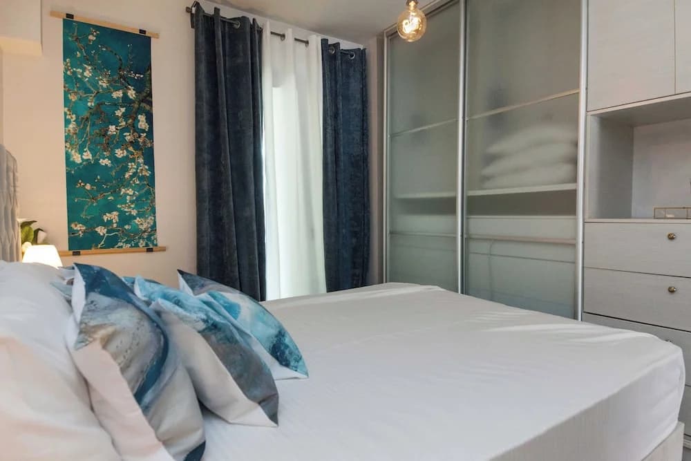 Luxurious 3 Bd Modern Apt in Dafni - photo 3