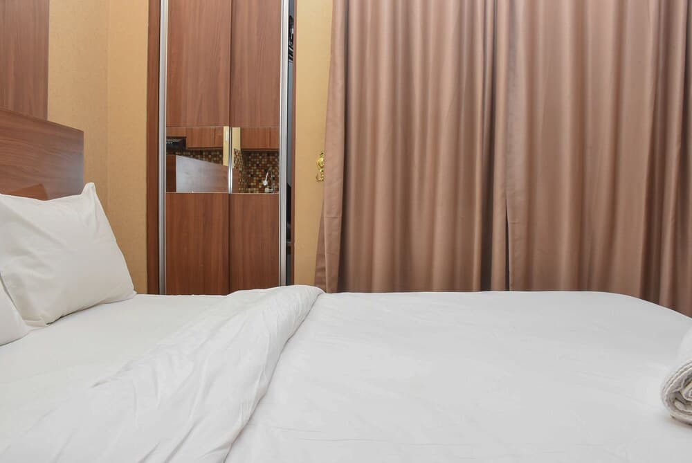 Good Choice Studio at Green Pramuka Apartment near Shopping Center - photo 1